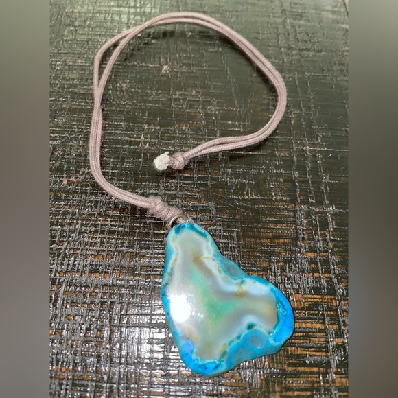 Agate Slice Necklace - Picture 2 of 2